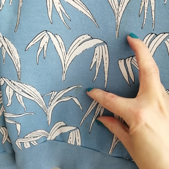 Sandro Men's Palm Leaves Blue and White Sweatshirt 1 or Small - Picture 10 of 17